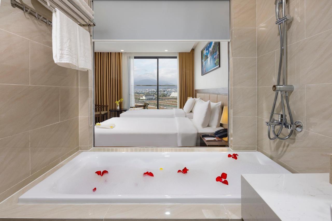 Hotel Miracle Luxury Nha Trang Exterior foto